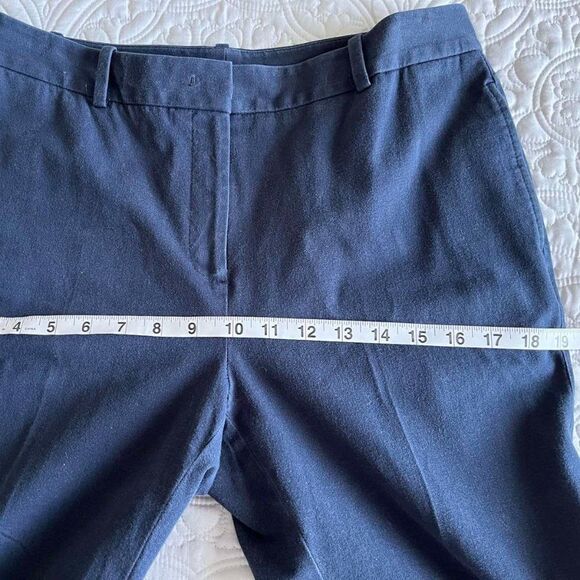 DKNY Women's Dark Blue Skinny Elastic Pants  zipper at the Bottom  size 6 - Picture 8 of 13